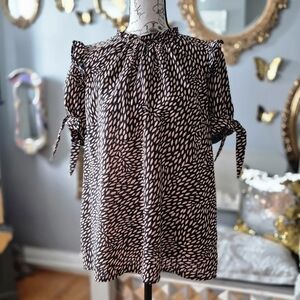 Who What Wear Black and Dusty Pink Ruffled Blouse Medium